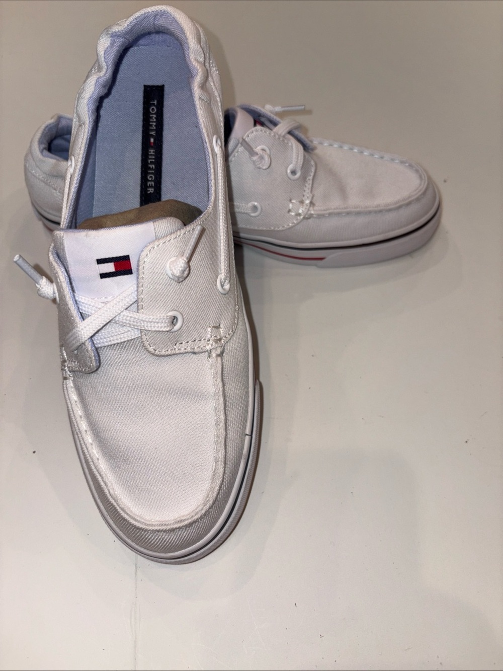Tommy Hilfiger White Canvas woman’s Boat Shoes with Flag Detail Size 7.5